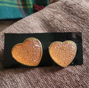 Heart stud earrings